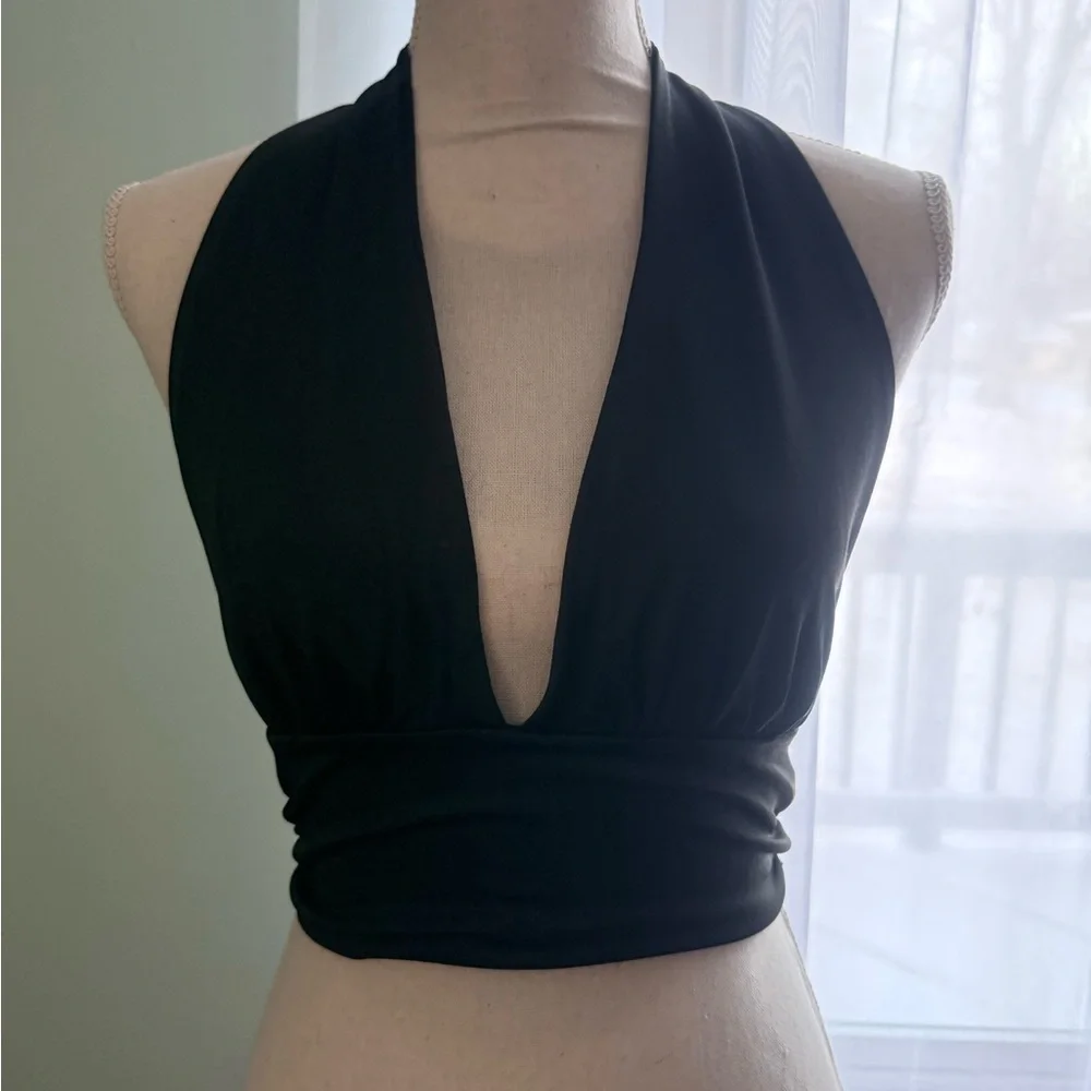 π Deep V-Neck Black Halter Top / Tie Back / Size Small / NWOT! π€ - Picture 4 of 5
